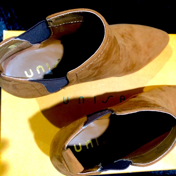 NIB UNISA Camel ankle bootie, Suede manmade material, Sz 8.5 - Picture 5 of 6